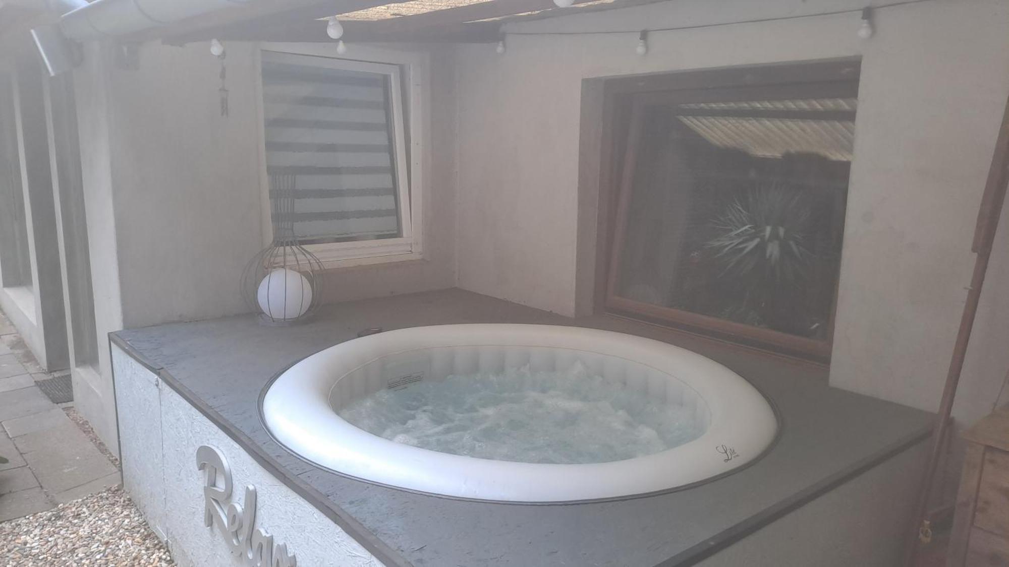 Apartmenthaus Mit Sauna Und Whirlpool Krefeld Ngoại thất bức ảnh